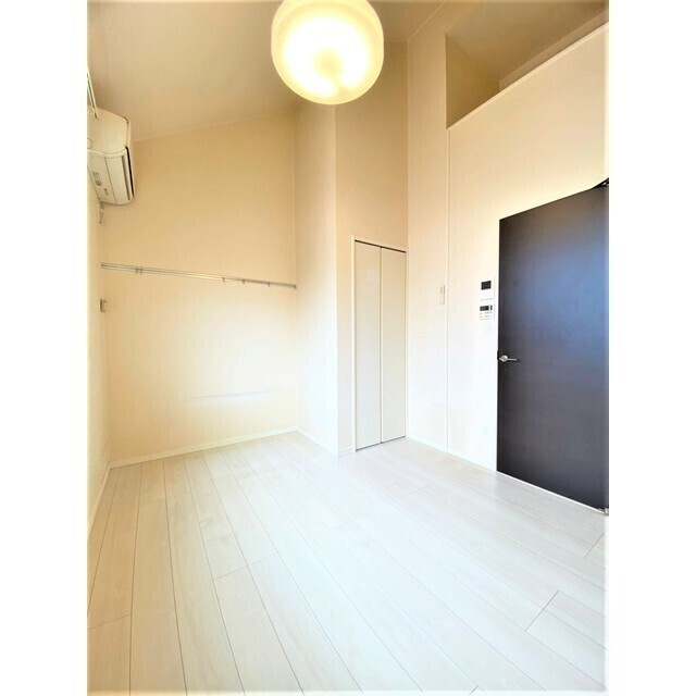 ヒルズ西加瀬の居間・リビング