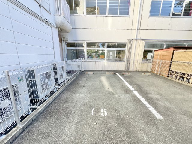 グラン・ドムール相生の駐車場|平面駐車場1台完備