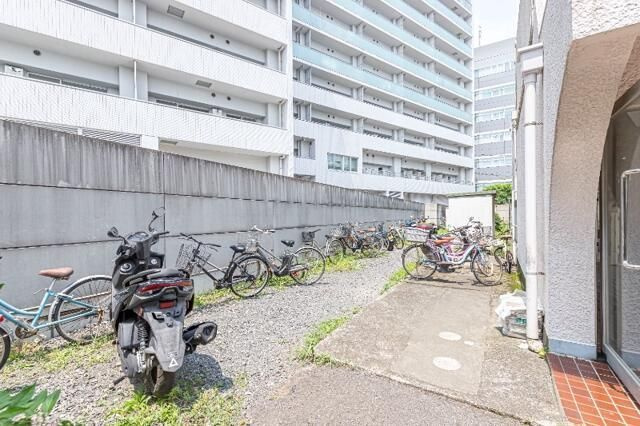 ガーディナ初台のロビー