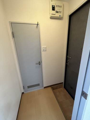 【玄関】 | シャトルみつや