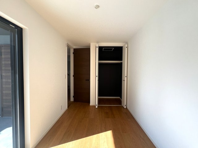 駐車３台もいけちゃう！？旭区金が谷１丁目新築戸建の洋室|洋室です