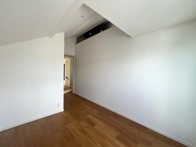 駐車３台もいけちゃう！？旭区金が谷１丁目新築戸建の洋室|スタンダードな洋室です