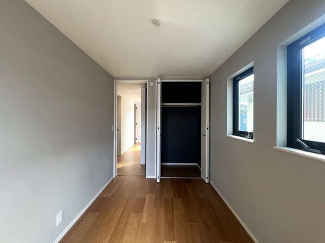 駐車３台もいけちゃう！？旭区金が谷１丁目新築戸建の洋室|個人の部屋や寝室として使える洋室です