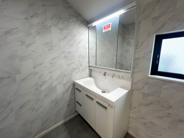 駐車３台もいけちゃう！？旭区金が谷１丁目新築戸建の独立洗面台|独立洗面化粧台付き