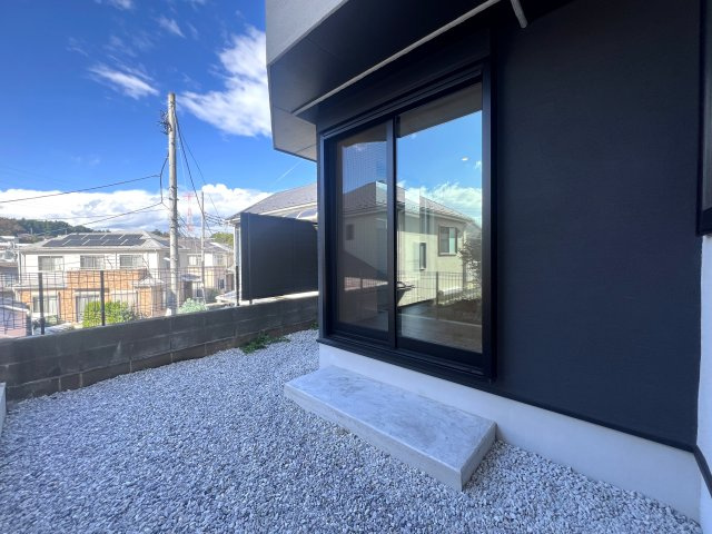 駐車３台もいけちゃう！？旭区金が谷１丁目新築戸建の庭|たまにはお庭で休日を過ごしてみるのもよいかもしれません