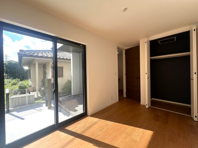 駐車３台もいけちゃう！？旭区金が谷１丁目新築戸建の居間・リビング|ゆったりとしたリビングです