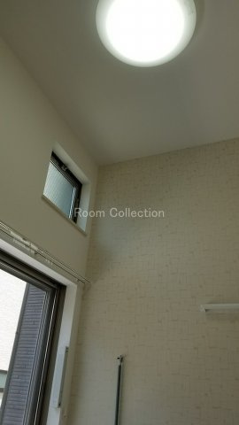 ORACLE SHIN-OKUBOの居間・リビング