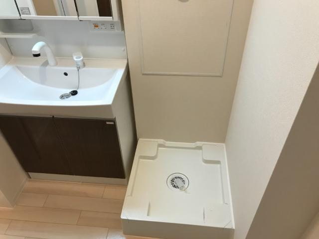 ロコ　テラス　（Ｌｏｃｏ　Ｔｅｒｒａｃｅ）の洗面所|洗髪洗面化粧台