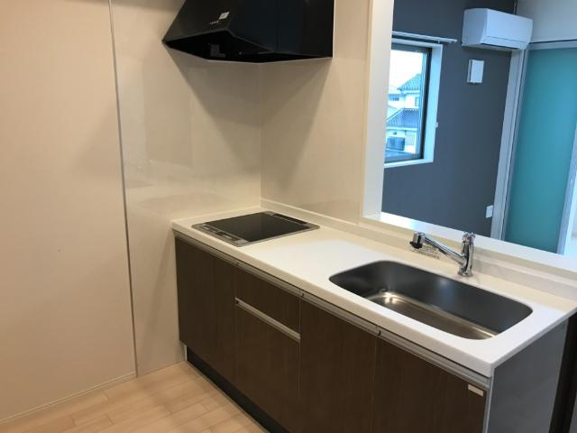 ロコ　テラス　（Ｌｏｃｏ　Ｔｅｒｒａｃｅ）のキッチン|キッチン