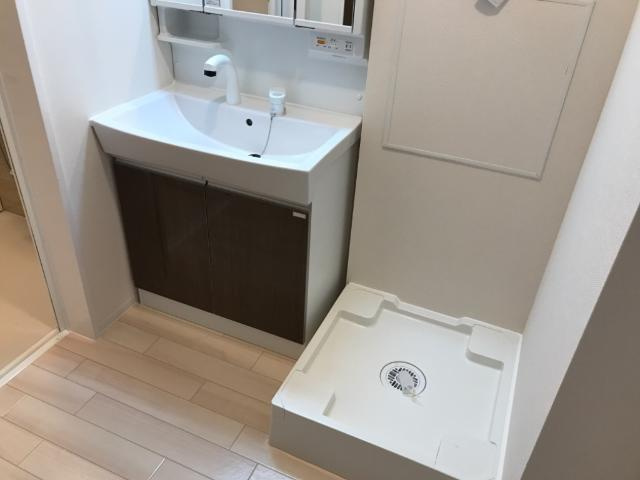 ロコ　テラス　（Ｌｏｃｏ　Ｔｅｒｒａｃｅ）の洗面所|洗髪洗面化粧台