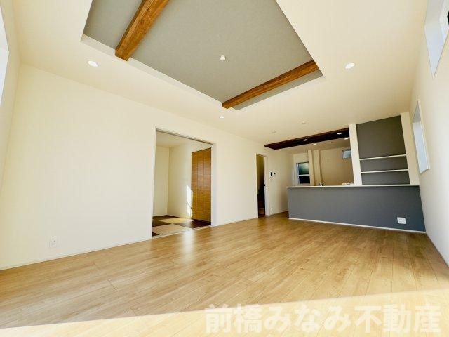 前橋市江田町　限定1棟　ブルーミングガーデン　新築建売の居間・リビング|ゆったりとした居間です