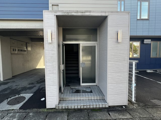 臼井ビルのエントランス