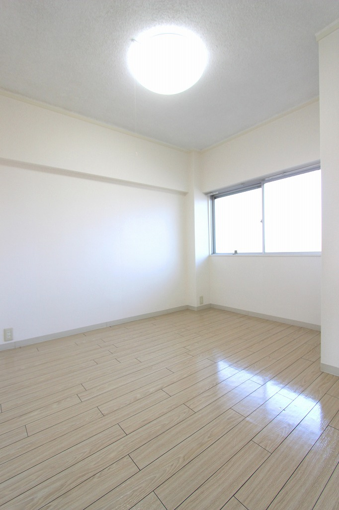 臼井ビルの洋室