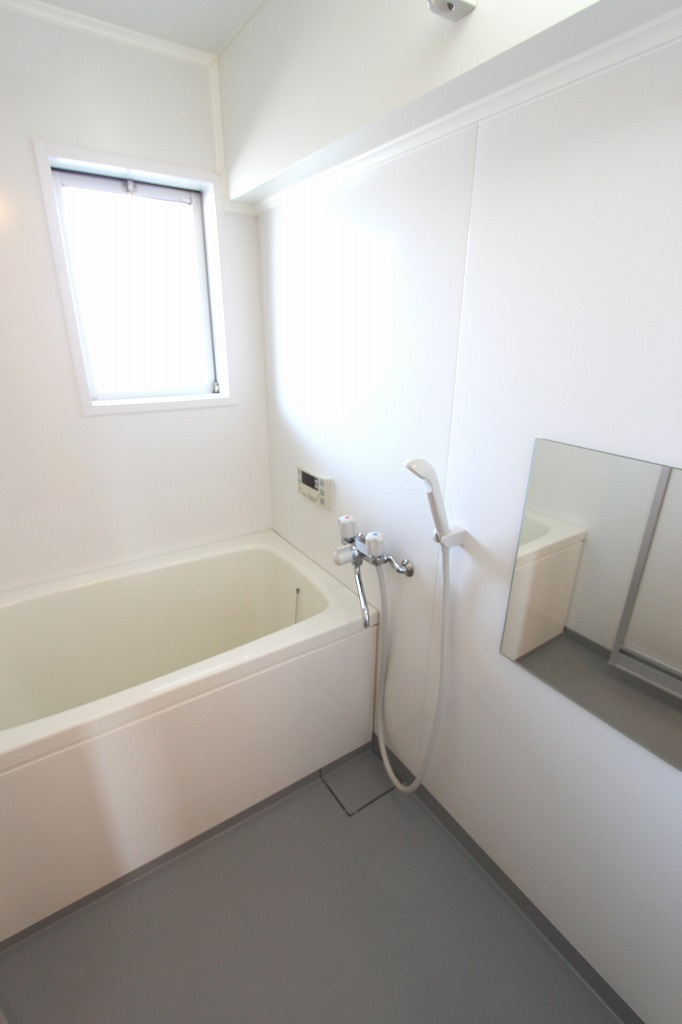 臼井ビルの浴室