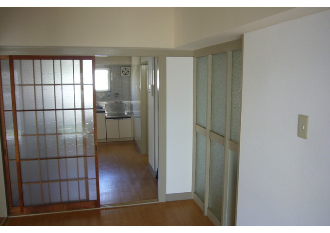 兵庫県公社　東垂水南（３）５Ｂ号棟の内装|内装は落ち着いています