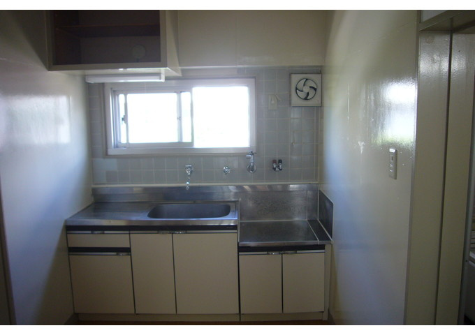 兵庫県公社　東垂水南（３）５Ｂ号棟のキッチン|お料理しやすいキッチンです