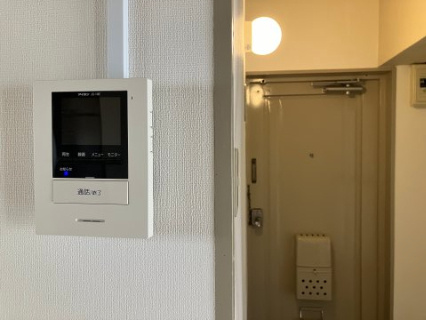 兵庫県公社　東垂水南（３）５Ｂ号棟|モニター付きインターホンがあるので急な来客でも安心です