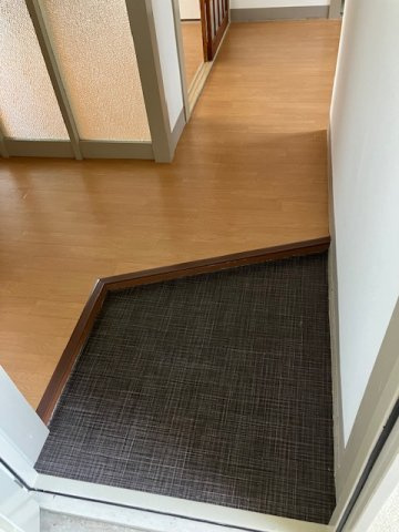 兵庫県公社　東垂水南（３）５Ｂ号棟の玄関|玄関です