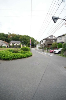 【前面道路含む現地写真】