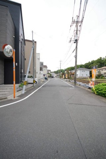 【前面道路含む現地写真】 | 【仲介手数料無料！！】日野市東豊田４丁目　新築戸建て（全6棟）F号棟　4780万円