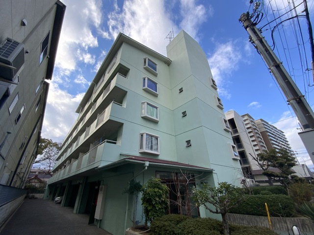 【外観】 | ツートンカラーの清潔感のある外観です