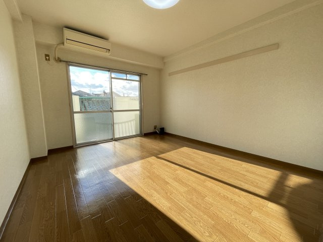 中野パレスの洋室