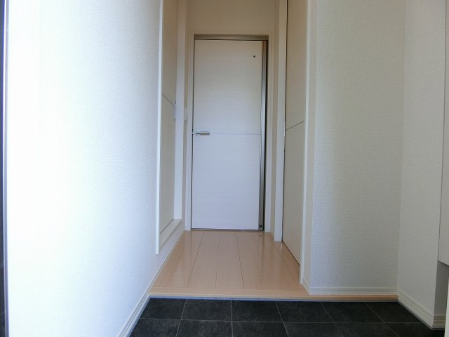 プログレスI B棟の玄関|きれいな玄関です