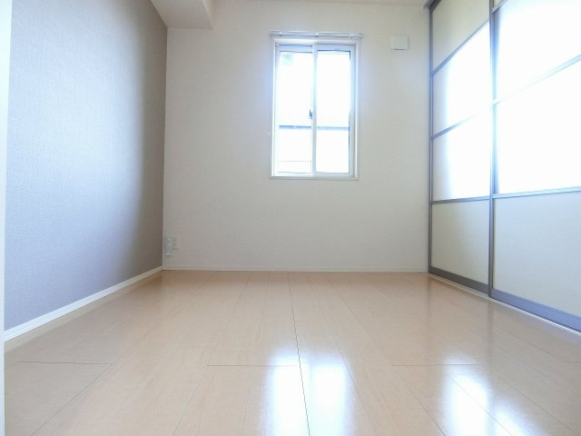 プログレスI B棟の洋室|コンパクトで使いやすい洋室です