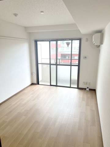 フジビルの居間・リビング