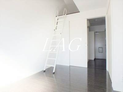 【居間・リビング】 | プレジール中町 | 洋室のお部屋です。