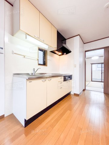 国分町（1438番6）戸建のキッチン|3口IH・グリル付のシステムキッチンです♪