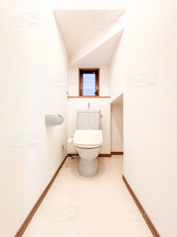 国分町（1438番6）戸建のトイレ|嬉しい温水洗浄便座付き♪