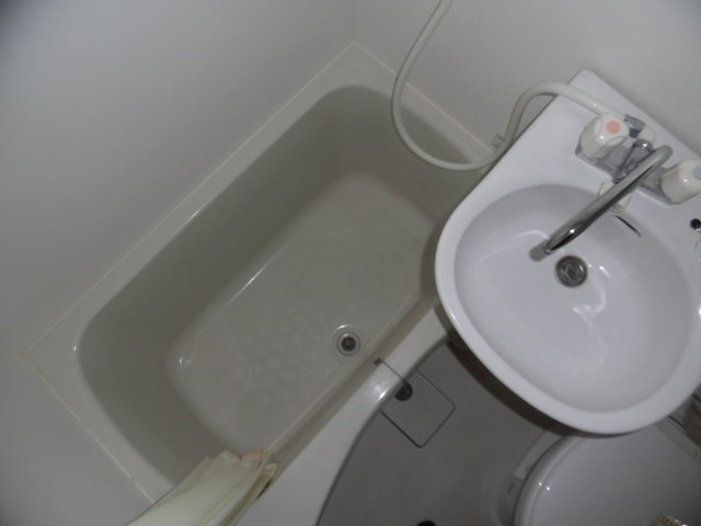 【浴室】 | 清潔感のあるお風呂です