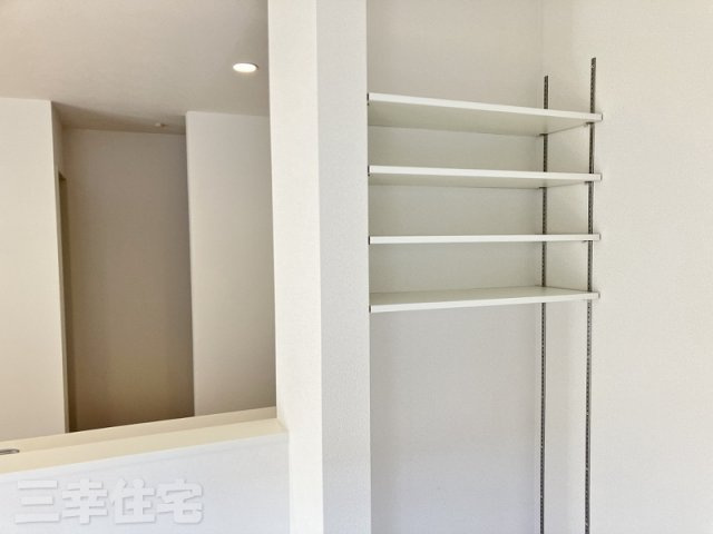 碧南市宮町の設備|あると便利な可動棚