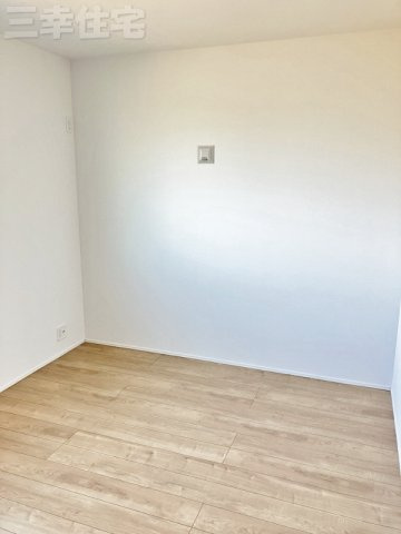 碧南市宮町の洋室|北面でも明るい洋室5.2帖