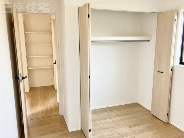 碧南市宮町の収納|洋室のクローゼット