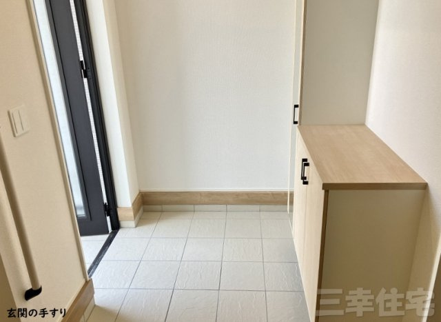 碧南市宮町の玄関|ベビーカーもそのまま置ける広い玄関