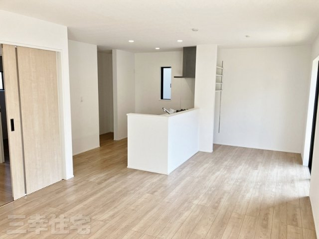 碧南市宮町のダイニング|リビングダイニング18帖