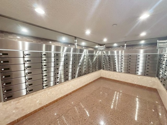 ダイアパレス新石切フォレストタウン292の設備|きれいに清掃されたメールルーム