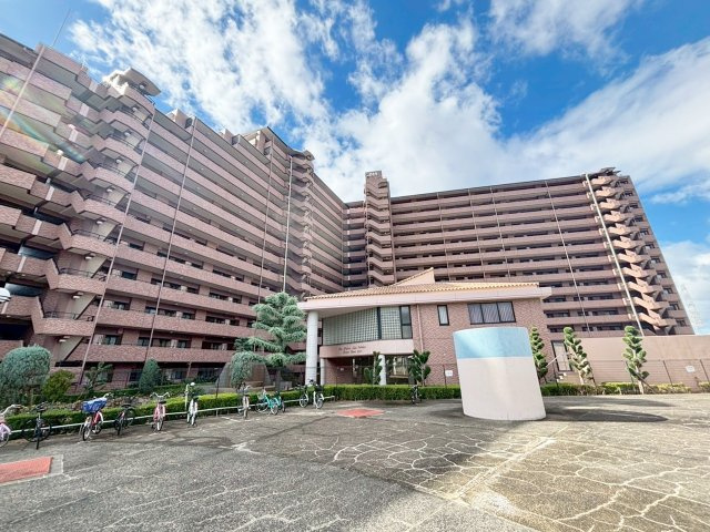 ダイアパレス新石切フォレストタウン292の外観|共用部はいつもきれいに整備され、管理が行き届いた印象です