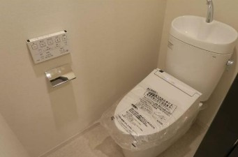 【トイレ】 | STANDZ高井戸 | 温水洗浄便座。