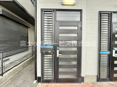 【玄関】 | 菊川市下平川 店舗事務所 | 2階玄関