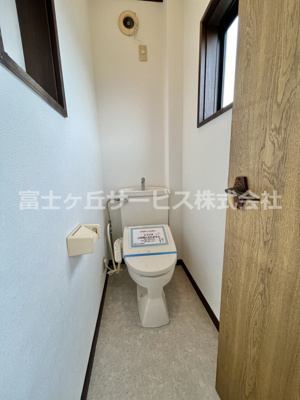【トイレ】 | 菊川市下平川 店舗事務所 | 2階奥のトイレ