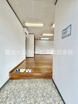 【玄関】 | 菊川市下平川 店舗事務所 | 1階玄関