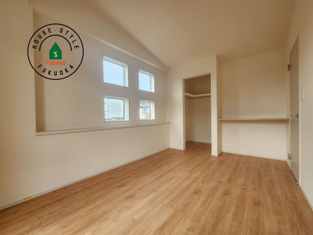 太宰府市青山3丁目第1-2（1号棟）の寝室|主寝室には収納力に優れたクローゼットがありますので、お部屋もすっきり片付きます。