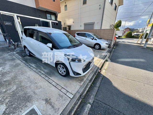 Arie則武の駐車場