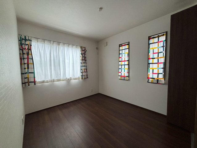 野田市三ツ堀　中古戸建　平成29年築の洋室
