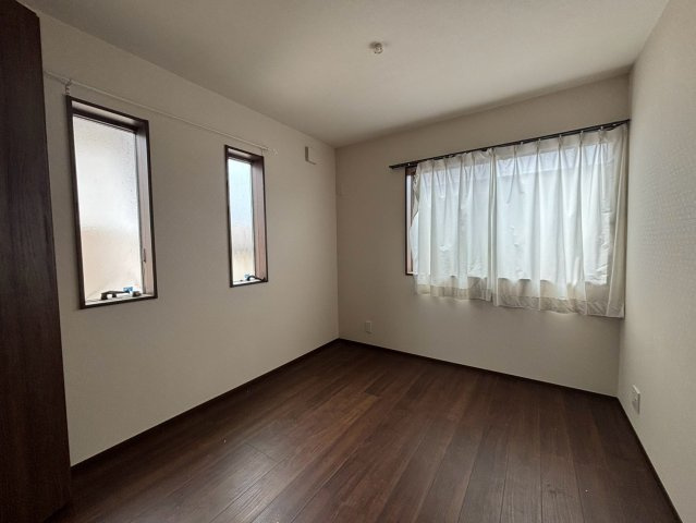 野田市三ツ堀　中古戸建　平成29年築の洋室