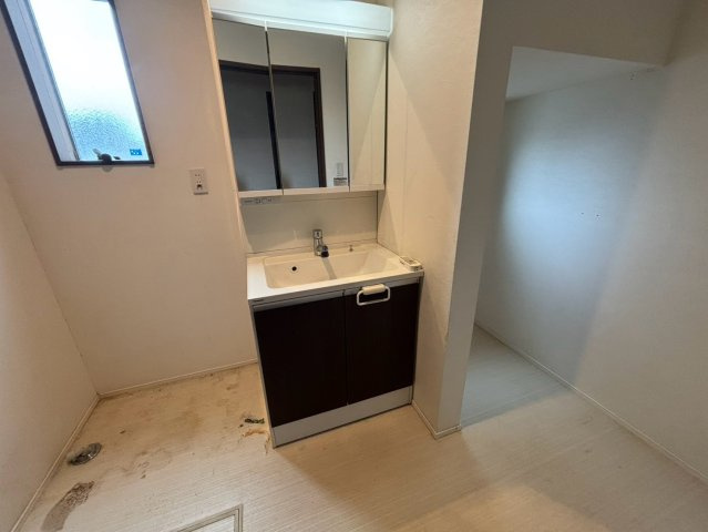 野田市三ツ堀　中古戸建　平成29年築の脱衣所