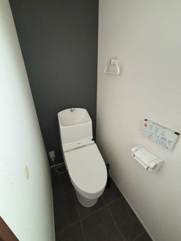 野田市三ツ堀　中古戸建　平成29年築のトイレ